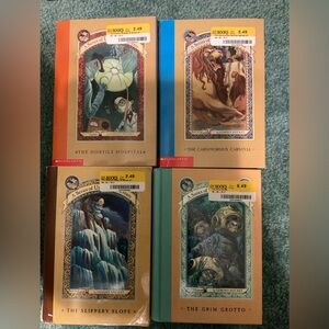 A Series of Unfortunate Events Book Set